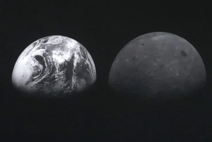 La primera sonda lunar de Corea del Sur, Danuri, transmitió impresionantes fotografías en blanco y negro de la superficie lunar y de la Tierra, informó el martes el centro espacial surcoreano.