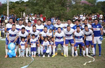 La conformación del 16 de Agosto, que se consagró como el monarca de la Liga Regional de Fútbol de Ypacaraí.