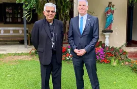 Encuentro entre el Cardenal Adalberto Martínez y el Embajador de EE. UU. Marc Ostfield. (Fuente de Twitter).