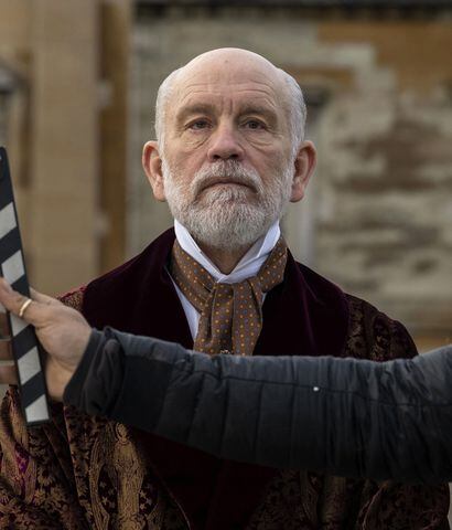 El actor estadounidense John Malkovich en el papel de Juan Pablo III en "The new Pope", del director italiano Paolo Sorrentino.