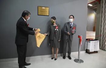 La embajadora de Japón en Paraguay, Nakatani Yoshie, realizó esta mañana la inauguración de las ampliaciones en el local de la Asociación Japonesa de Asunción.