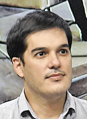 Guillermo  Sequera, director.