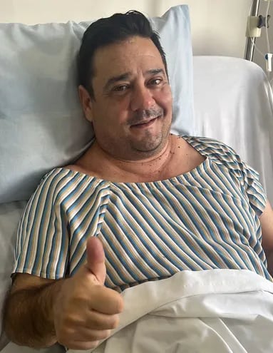 El senador Enrique Salyn Buzarquis está en etapa de recuperación tras someterse a una cirugía de urgencia.