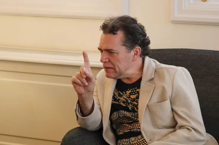 El historiador mexicano Juan Miguel Zunzunegi durante una entrevista.