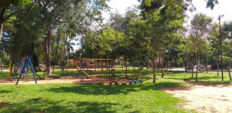 Plaza Mita Aty de la Villa Conavi de Luque.