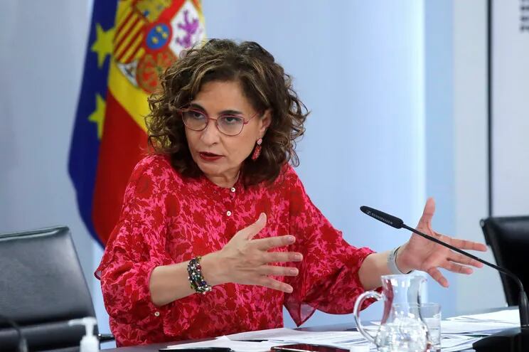 La ministra de Hacienda y portavoz del Gobierno, María Jesús Montero, en el Palacio de la Moncloa. (EFE)