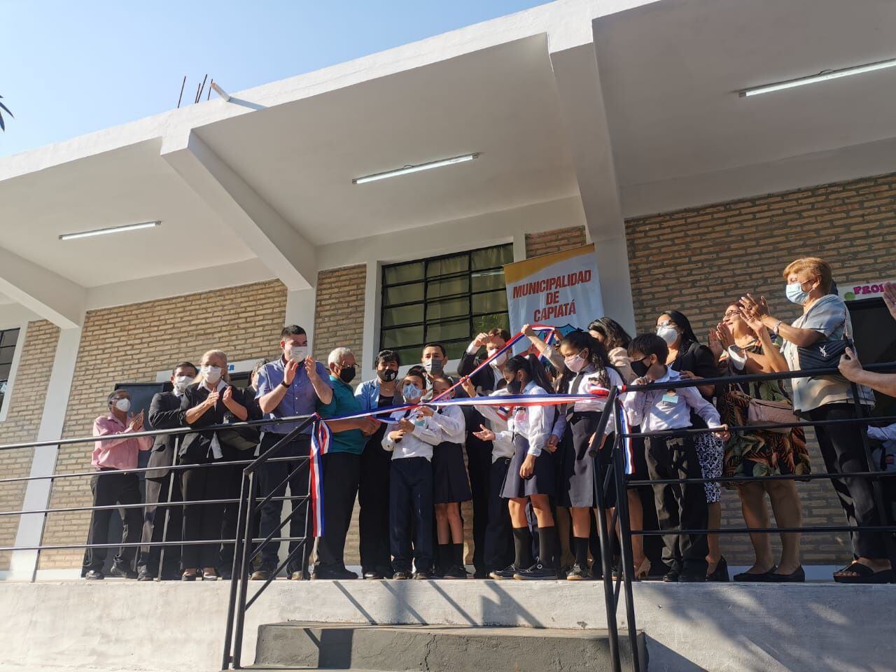 Durante los años 2020 y 2021, el Municipio de Capiatá continuño con la entrega de 22 escuelas que necesitaban de refacciones, y en algunos casos construccciones de nuevos espacios.