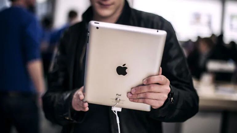 Apple presentó este martes nuevos modelos más avanzados de sus tabletas iPad; el chip M4, con capacidad para tareas de Inteligencia Artificial (IA), y actualizaciones en aplicaciones y accesorios complementarios, como el lápiz digital y el teclado ‘mágico’.