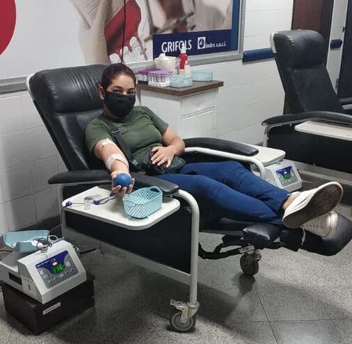 Instan a donar sangre por navidad, en el Hospital de Clínicas.