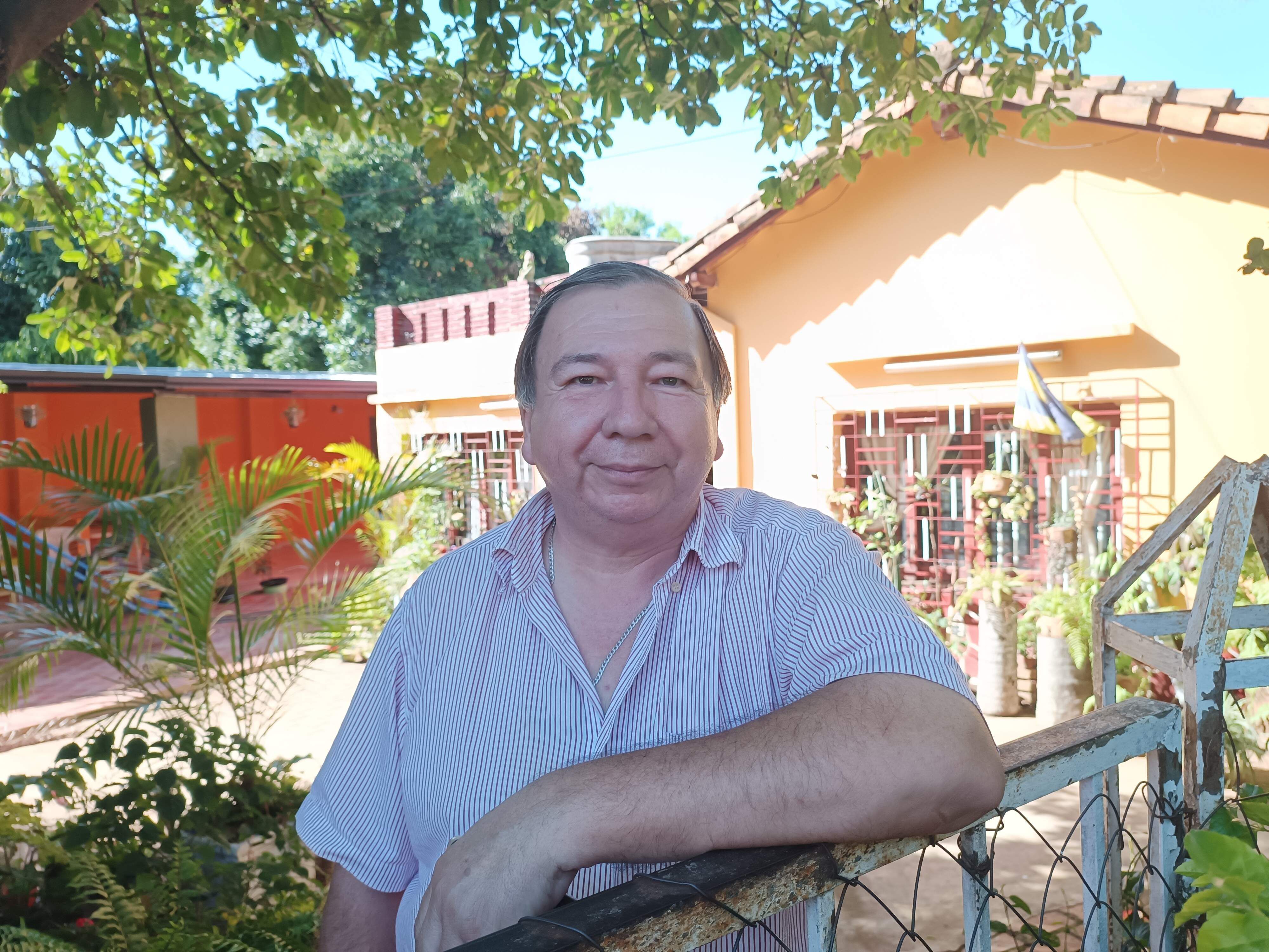 Miguel Ángel Fernández, un vecino del barrio San Juan de Luque. Afirmó que nadie le informó sobre el plan del tren.