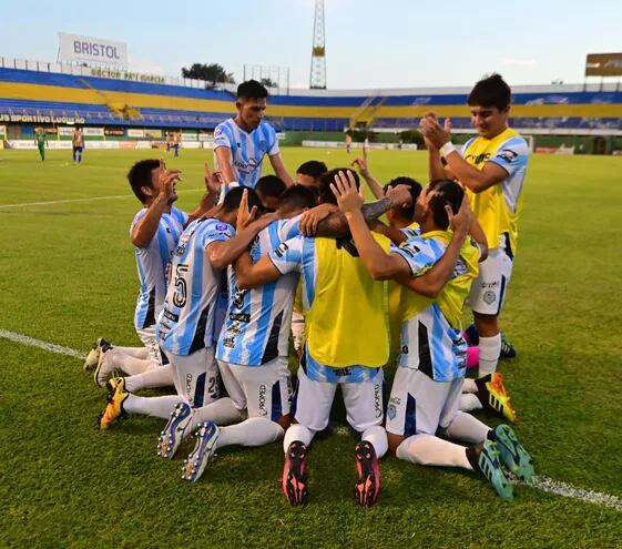 Festejo de los guaireños que jugarán la Copa Sudamericana