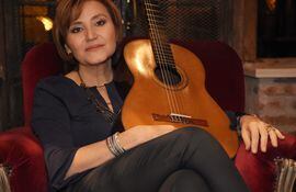 Berta Rojas, celebrada concertista fue víctima del robo de su guitarra.