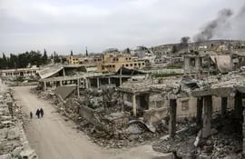 la-ciudad-de-kobane-al-norte-de-siria-esta-destruida-en-un-80-a-causa-de-la-guerra-gran-parte-del-norte-del-pais-esta-en-conflicto-belico-o-destr-202613000000-1313153.jpg