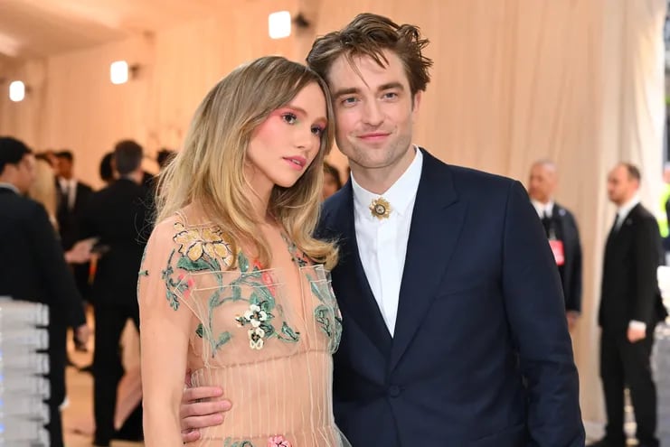 El actor británico Robert Pattinson y Suki Waterhouse serán padres.