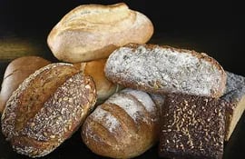 Los panes con semillas son una buena fuente de fibra, proteínas y ácidos grasos saludables.