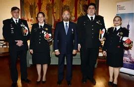 Carlos Britos, Tania Campos, el embajador de Francia Pierre-Christian Soccoja, Fabio Codas y Tania Milessi.