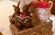 Los alemanes dieron origen a la leyenda de que un conejo traería chocolates si los niños se portaban bien, en Pascuas.