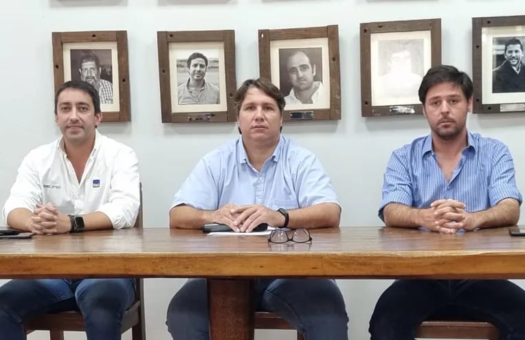 Sebastián Sierra, Oliver Ferreiro (APCB) y Matias Buchanan