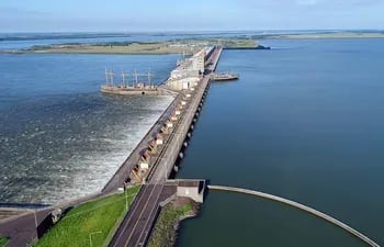 Importante tramo de la represa hidroeléctrica paraguayo/argentina Yacyretá.