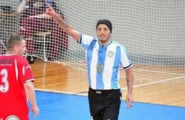 Cristian Fabián Banegas (d) fue jugador de la selección argentina de Fútbol de Salón.