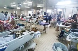 En salas para 40 personas, el número de hospitalizados llega hasta a 80, según el reporte del Hospital Nacional.