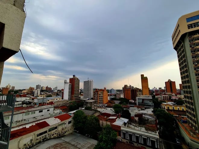 El cielo nublado sobre Asunción.