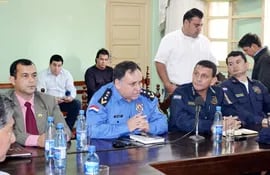 los-jefes-policiales-fueron-interpelados-por-la-inseguridad-reinante-en-la-ciudad-de-caaguazu-en-la-reunion-realizada-en-la-junta-municipal--223428000000-1076426.jpg