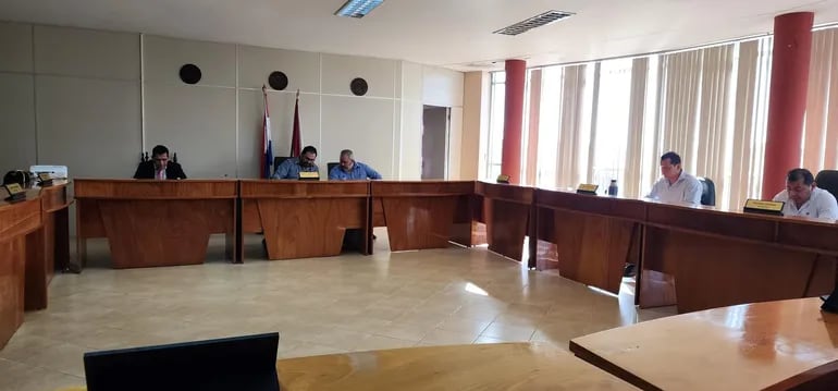 La Junta Municipal de Hernandarias rechazó la rendición de cuentas del intendente Emiliano Nelson Cano Ozuna.
