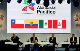 de-izquierda-a-derecha-los-presidentes-de-chile-sebastian-pinera-de-colombia-juan-manuel-santos-de-mexico-enrique-pena-nieto-y-de-peru-ol-195004000000-562585.jpg