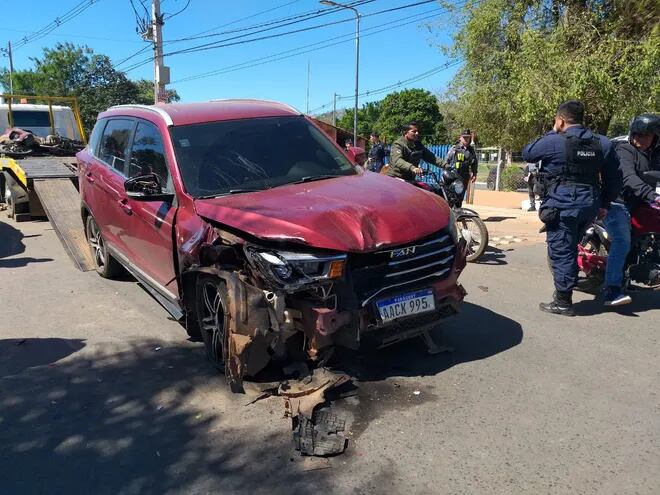 Camioneta del mariachi que ocasionó tres accidentes de seguido en Luque.