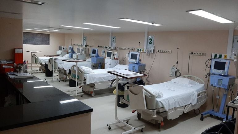 Camas de terapia intensiva recientemente habilitadas en Oviedo.