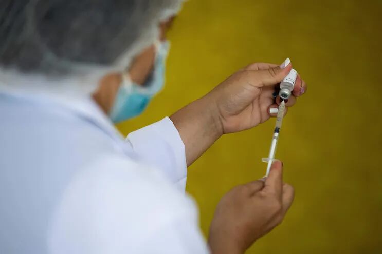 El MSP decidió liberar la vacunación para primeras dosis antiCOVID desde el lunes 27 al miércoles 29 a personas mayores de 20 años.