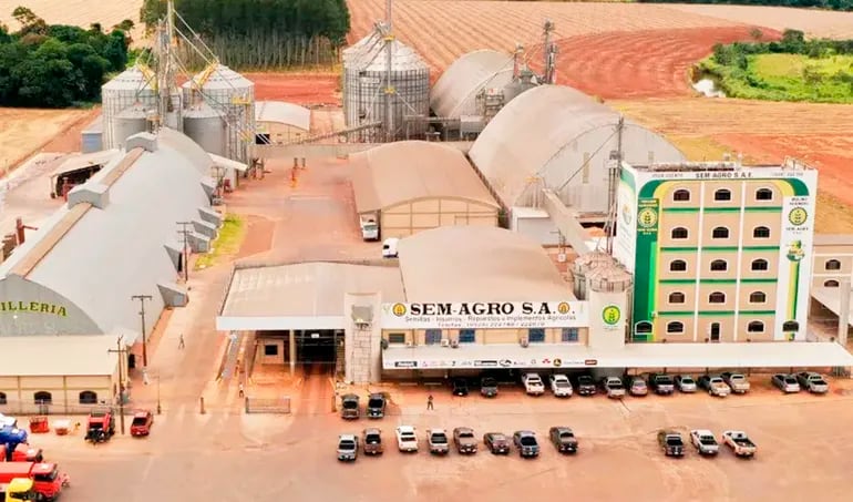 Sede central de Sem-Agro S.A., ubicada en Doctor Juan Eulogio Estigarribia, ruta Py02, Km 216, de Caaguazú.
