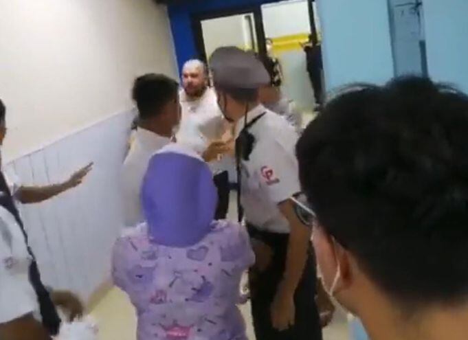 Guardias se enfrentaron a padre de paciente en Hospital Pediátrico Acosta Ñu