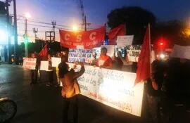 Manifestación frente a IPS contra los casos de corrupción y contra la ley de superintendencia de jubilaciones.
