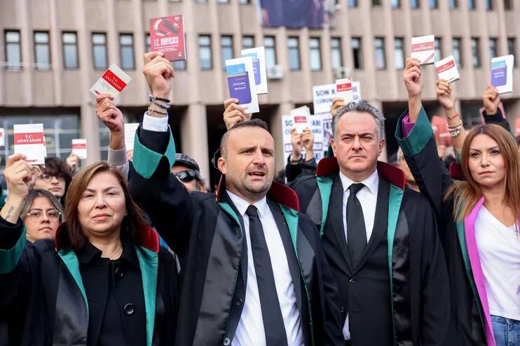 Manifestación de abogados en Ankara, Turquía.  (AFP)