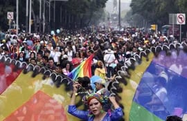 ochenta-mil-personas-marchan-a-favor-de-diversidad-sexual-en-ciudad-de-mexico-221635000000-570619.jpg