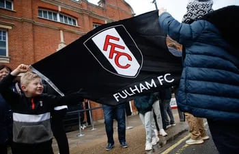 Los aficionados del Fulham en la previa del partido ante el Arsenal por la Premier League.