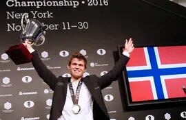 Magnus Carlsen frente a Giri (Foto, Champion Chess Tour)