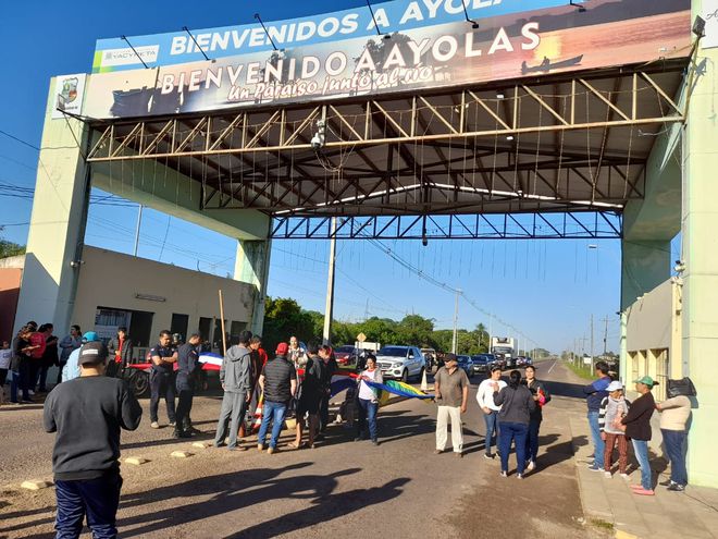 Pobladores del barrio Las Mercedes de Ayolas exigen reductores de velocidad.