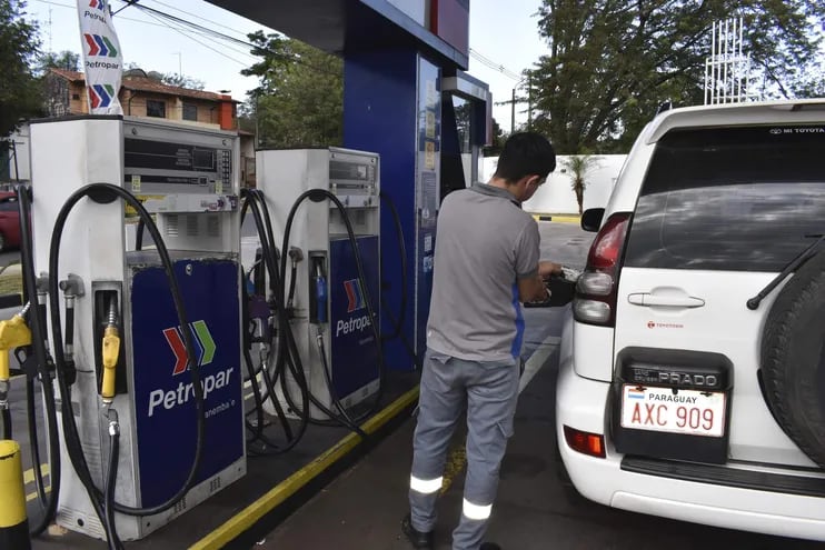 Empresarios están en contra del subsidio a combustibles de Petropar.