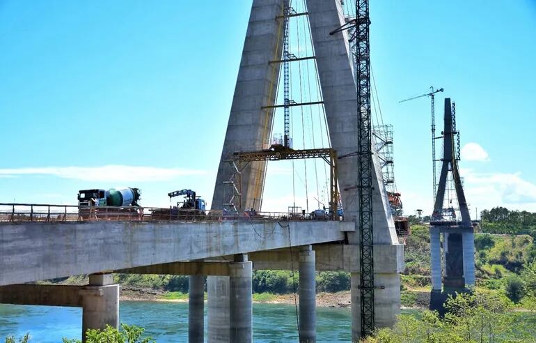 El Puente de la Integración será inaugurada en septiembre próximo, según el cronograma de trabajos.