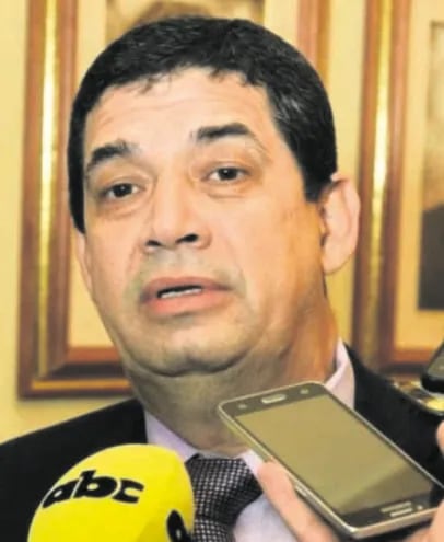 La movilización del vicepresidente Hugo Velázquez genera un gran costo a todos los paraguayos, dijeron.