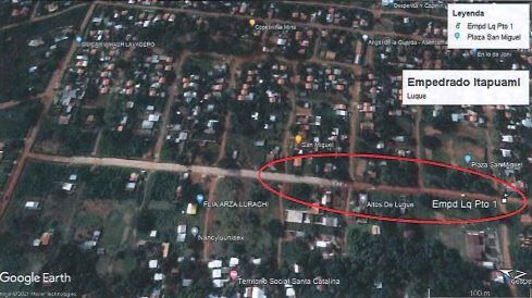 Imagen satelital del 29 de mayo de 2021 en la que se observa que un tramo de la calle Padre Pío de Luque está sin empedrar.