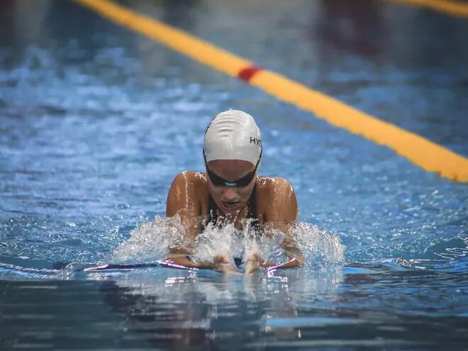 Cristhiane Añasco Kliemann (13 años), nadadora paraguaya que se luce en el ranking de Swim It Up, Brasil dentro de la en la categoría Infantil 1.