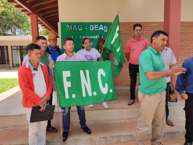 Dirigentes de la Federación Nacional Campesina (FNC) reclaman incumplimiento de pedidos de insumos ante el MAG en Curuguaty