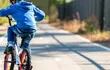 Hay que incentivar en los niños y niñas realizar actividades físicas todos los días por lo menos una hora al día. Andar en bicicletas es una propuesta fabulosa y divertida.