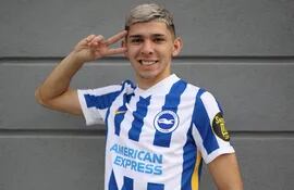 Julio Enciso, 18 años, nuevo jugador del Brighton.