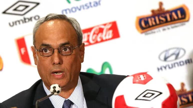 Antonio Burga, suspendido de por vida por la FIFA