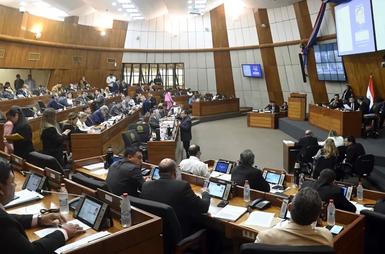 La Cámara de Diputados aprobó con modificaciones el proyecto de creación del Ministerio de Economía y Finanzas.